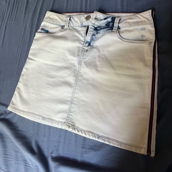 Calvin Klein denim skirt - Picture 2 of 5